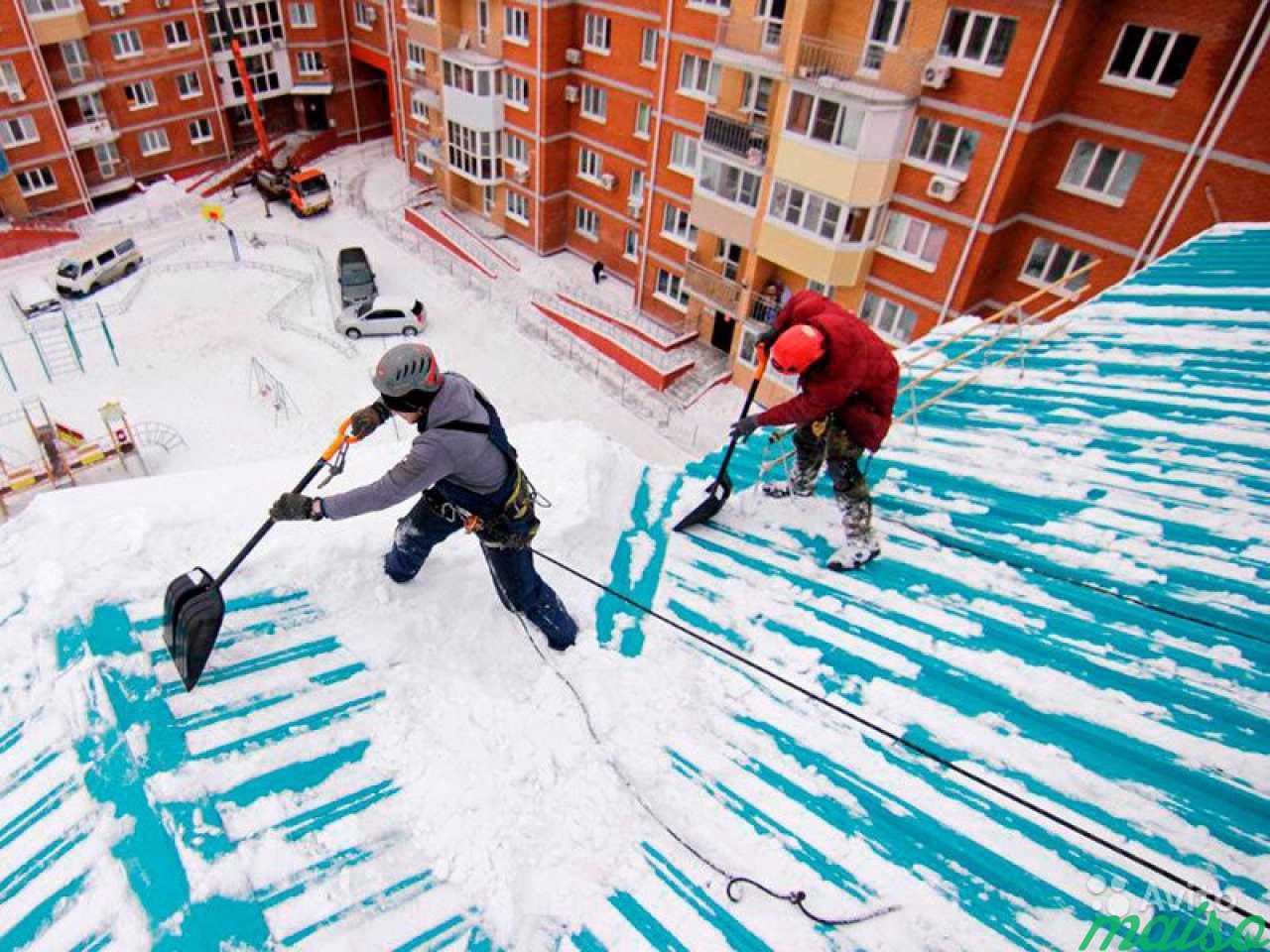 Уборка снега с крыш многоквартирных домов